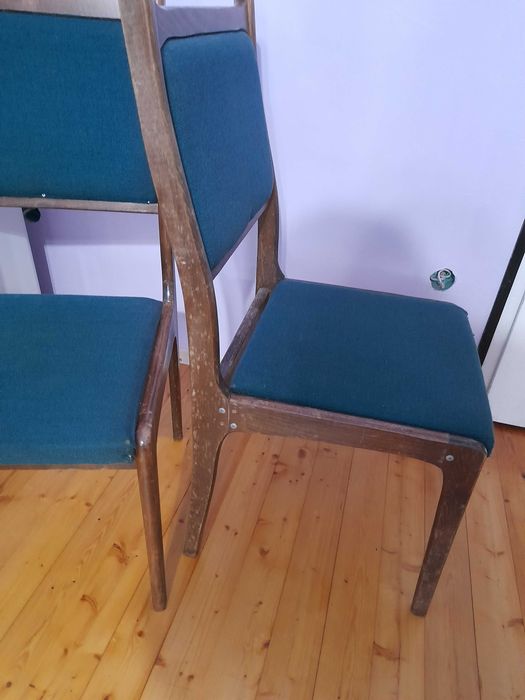 Четири Стола в отлично състояние!