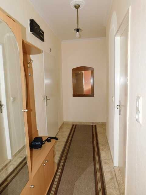 Продава се Двустаен апартамент в Търговище, Център - 65 кв.м за 1177 €/кв.м - Снимка #2