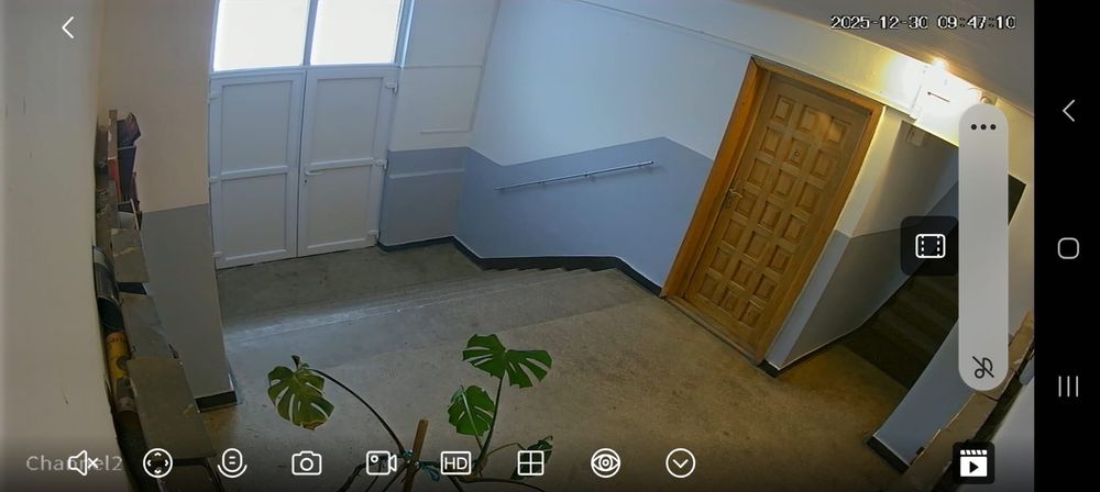 Vând apartament 3 camere +garaj