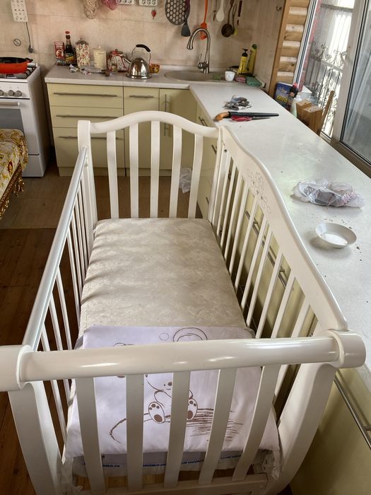 Срочно продам детскую кроватку