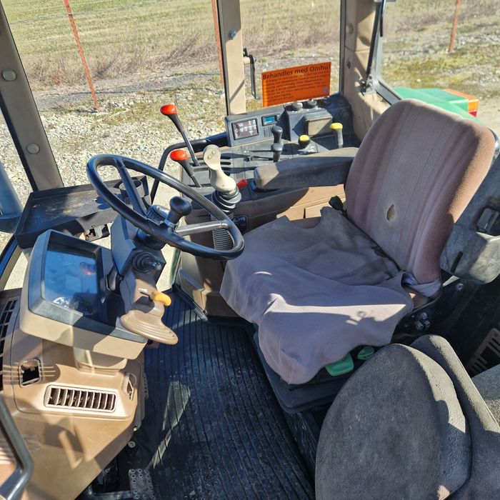 John deere 6506 Cu încărcător frontal