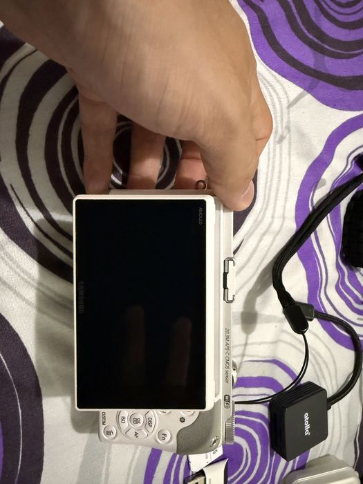 Vând Camera Samsung NX300 cu accesorri