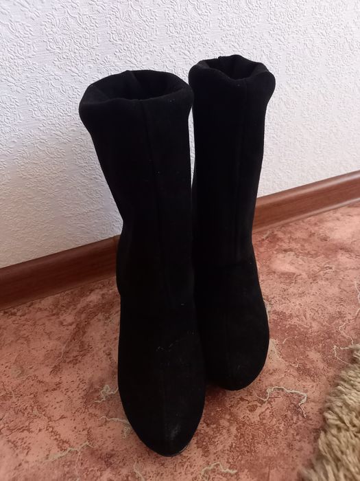 Продам женское осенний сапоги