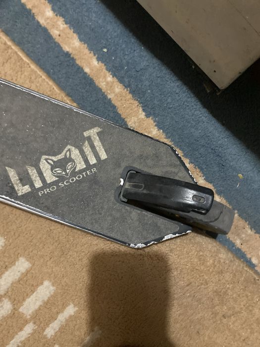 Продаю самокат трюковой гарантии нету