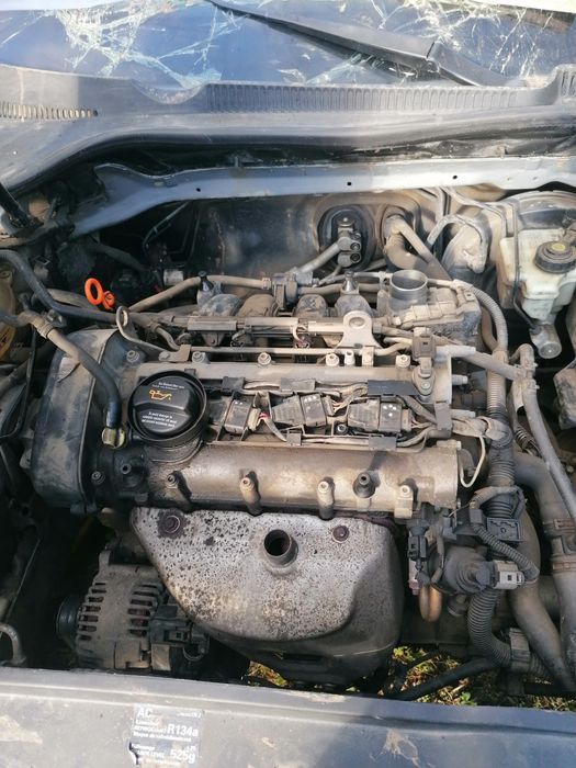 Vând motor 1.4 benzină cod BCA de golf 5