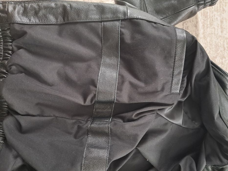 Кожаная куртка продам