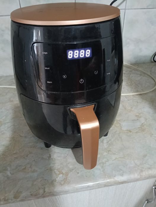Fripteuza cu aer cald