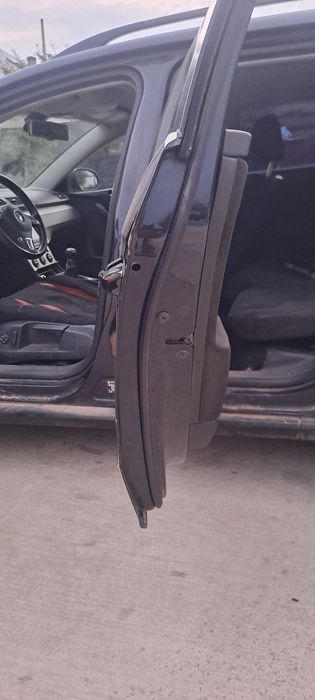 Vand usa stânga spate vw Passat B6 break cod culoare LC9X In stare foarte buna fara rugina