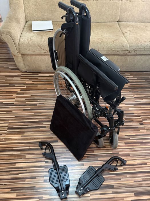 Scaun rulant medical handicap dizabilitati batrani