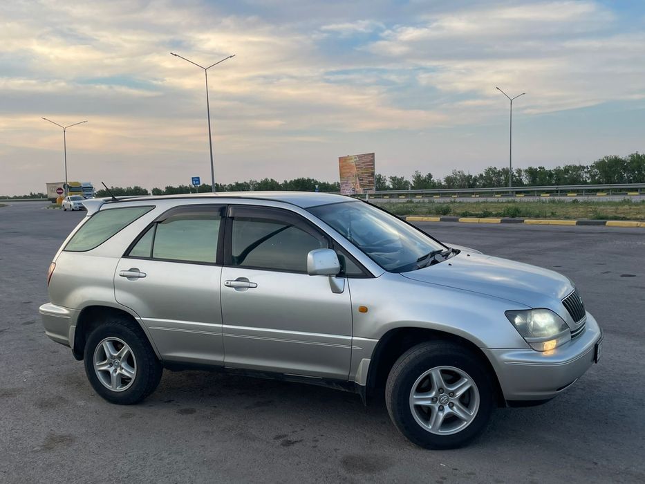 Продам Toyota Harrier