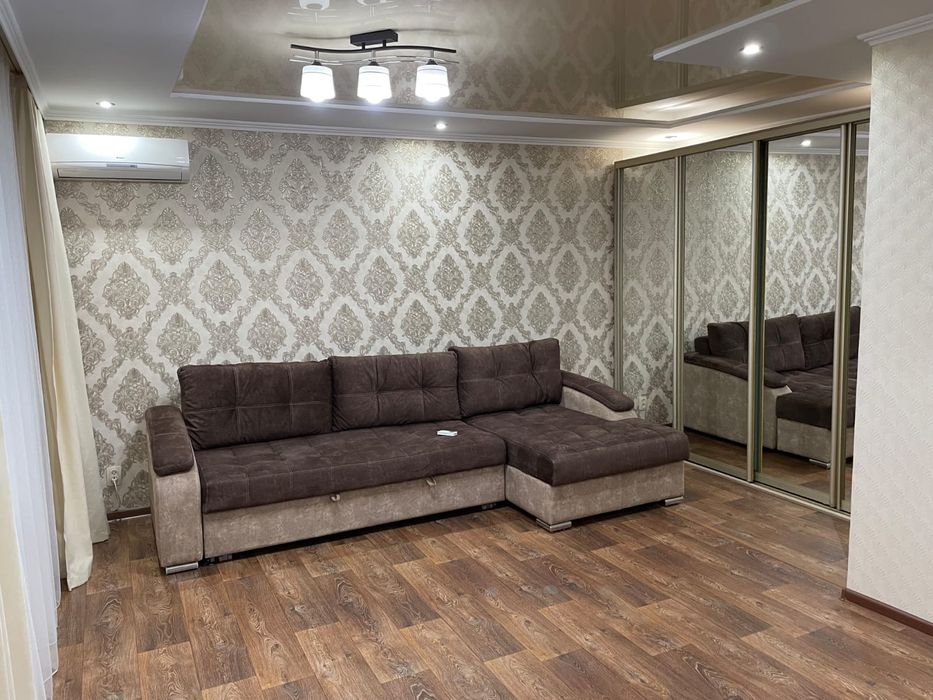 Продаётся 1 комн на Революции ремонт