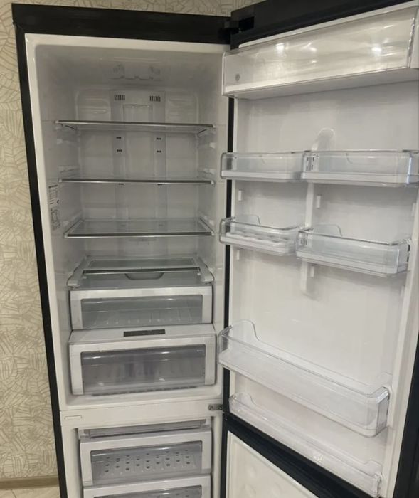 Холодильник Samsung