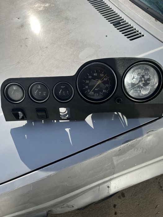 Панель приборка.