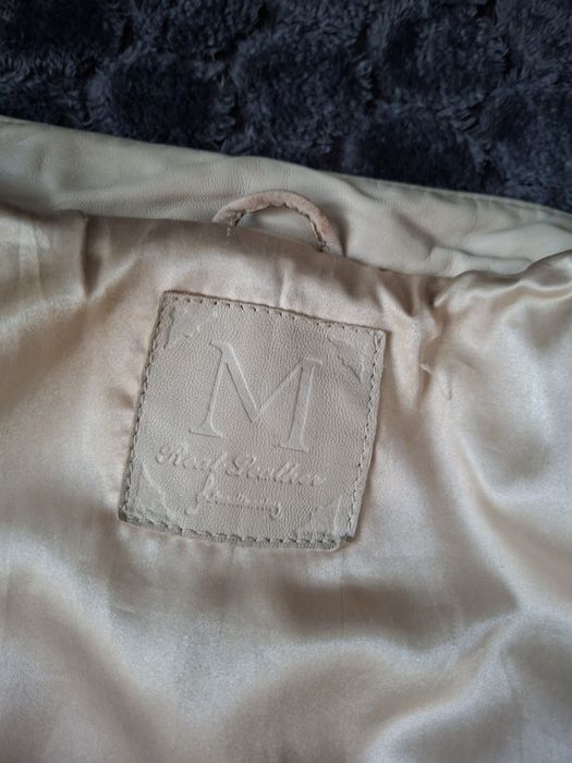 Geaca de damă Stradivarius,din piele crem