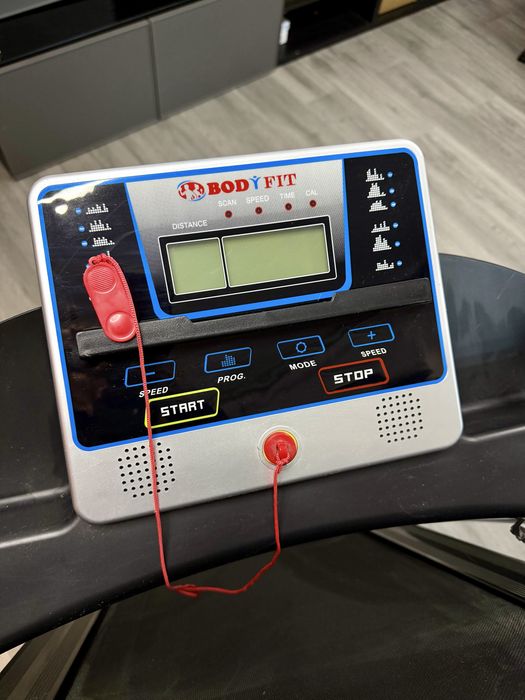 Bandă de alergare electrică BodyFit F3000
