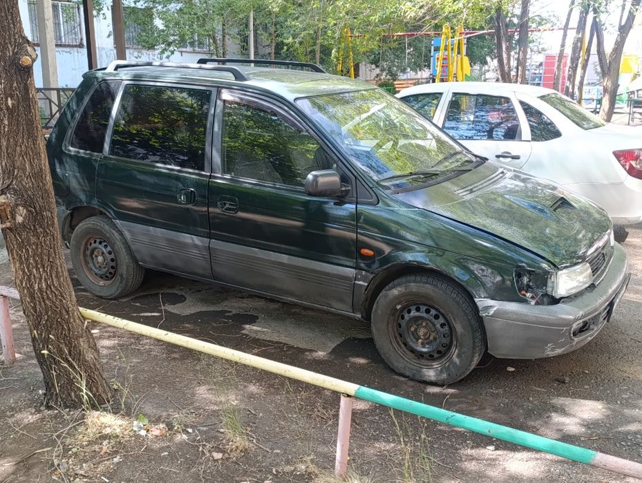 Продам mitsubishi space runner.