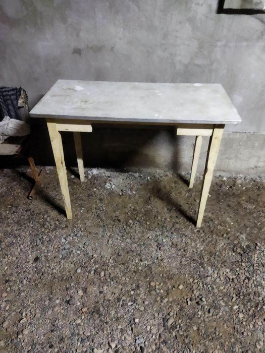 Кухонная мебель столик