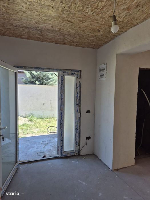 Casa semifinisata in Oncea  platou