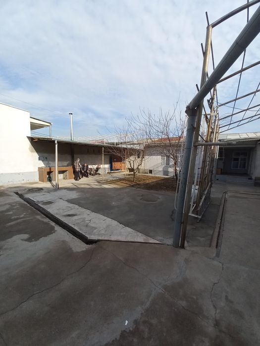 Olmazor tumanida sebzorga yaqin 4.57-sotok Hovli sotiladi 8-hona