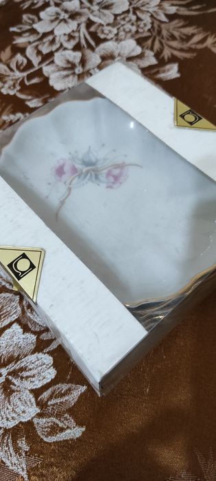 Български порцелан на Изида