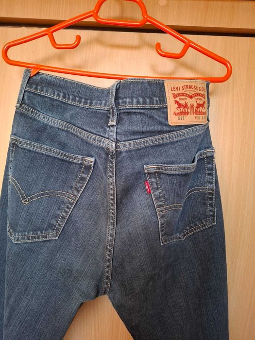 Blugi dama marimea 31/32 noi Levi Strauss