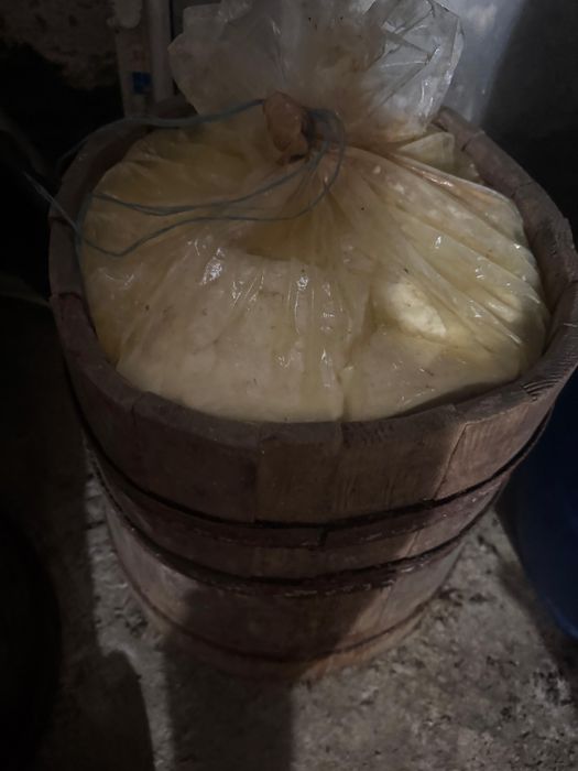 Brânza oaie 100% maturata de pe Valea Hârtibaciului