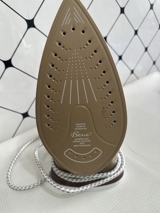 Утюг, керамическая подошва.