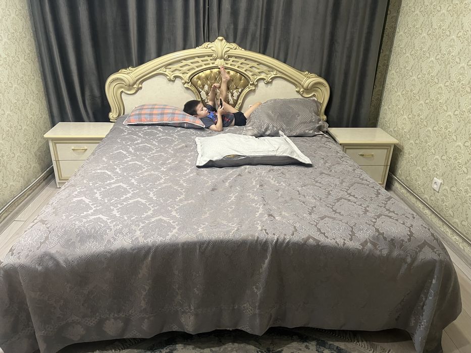 Продам спальный гарнитур без матраса