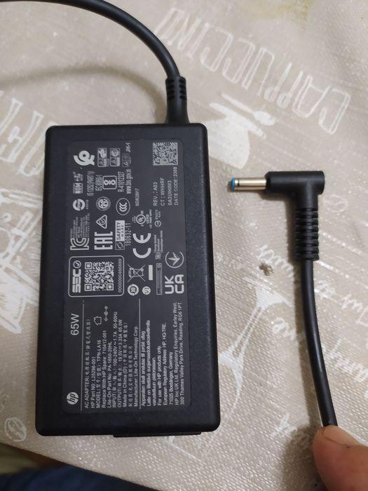 Încărcător laptop HP 65w mufa albastra