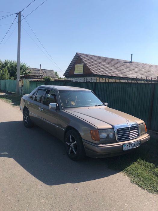 машина, Mercedes e300