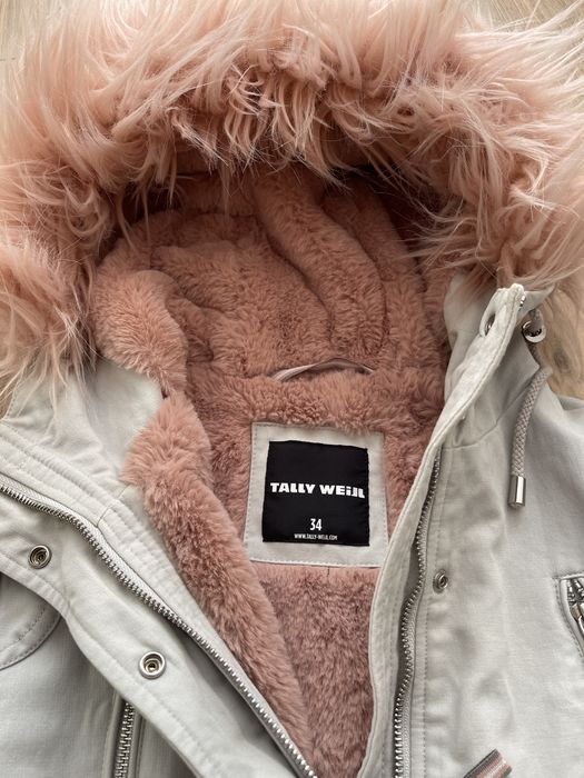 Зимно яке с пухкава качулка