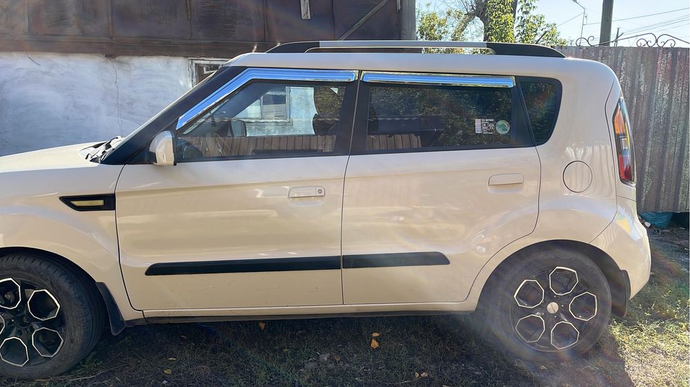 продам  машину KIA SOUL