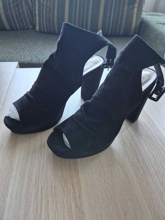 Дамски елегантни обувки на висок ток