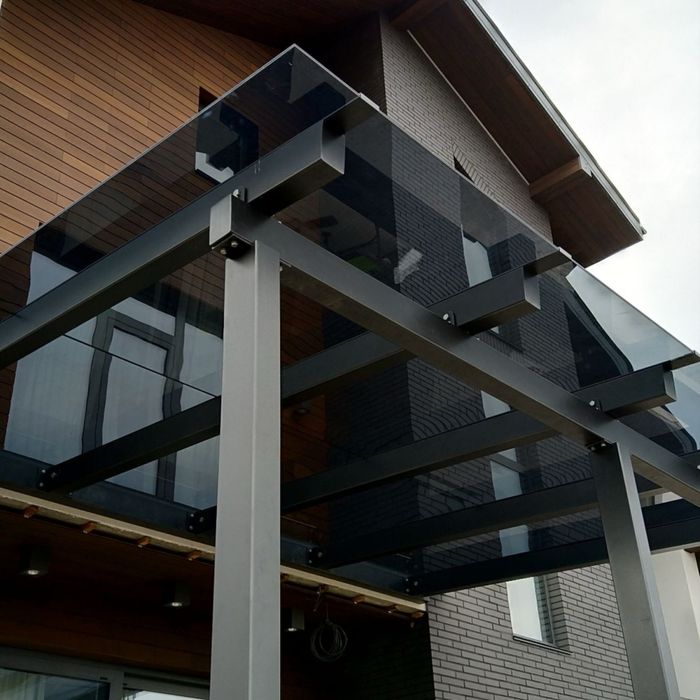 Стеклянные навесы и козырьки