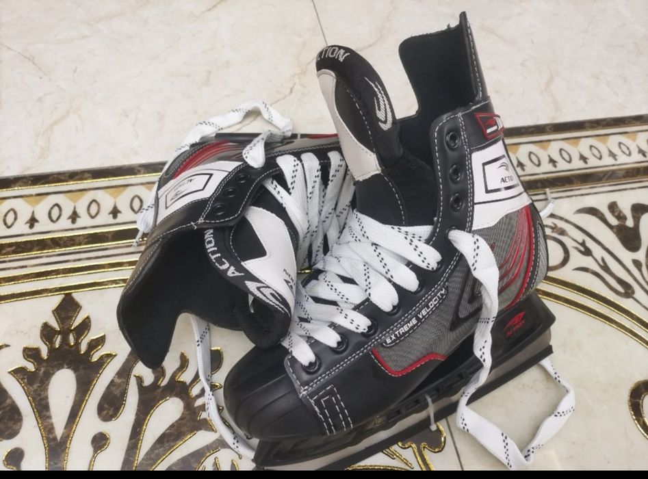 Коньки хоккейные новый