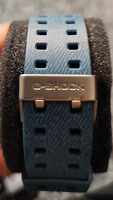 Топ Мъжки часовник G Shock модела е pдънков limited