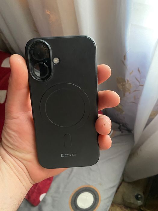 iPhone 16 de vânzare