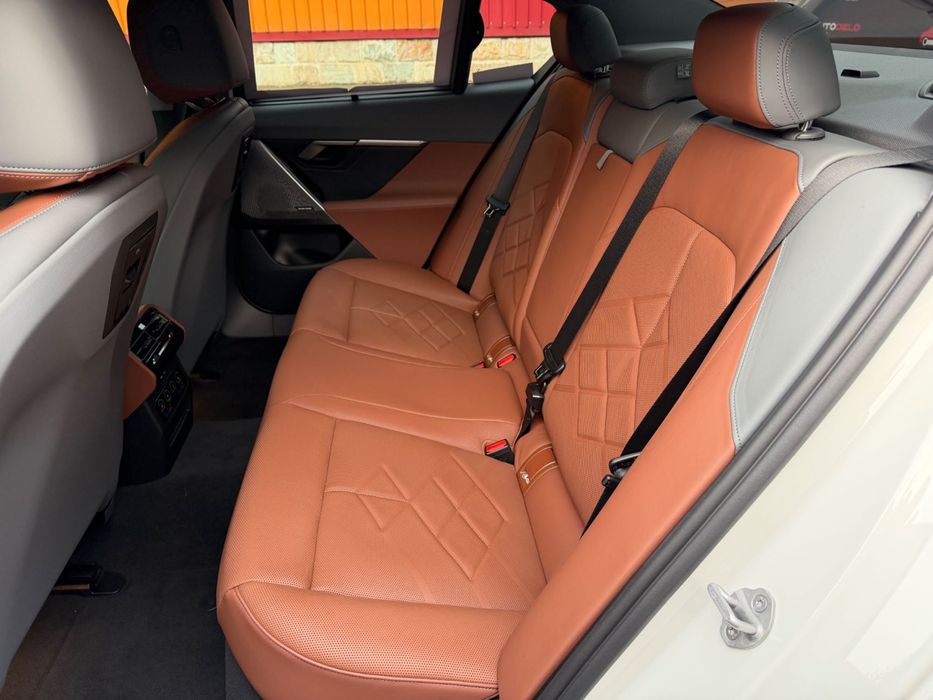 BMW 530e Hybrid  2025г. Макс комплектация