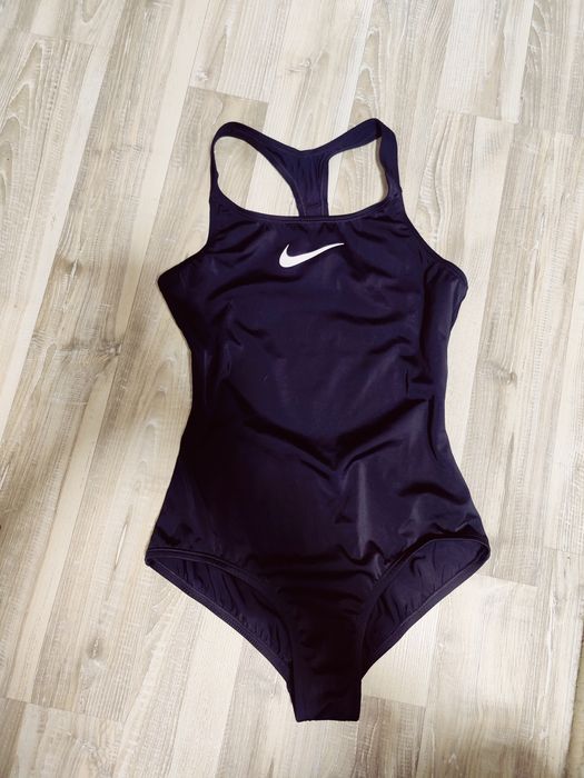 Нов цял детски бански