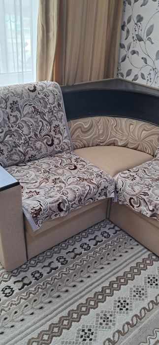 Продам угловой диван мягкий