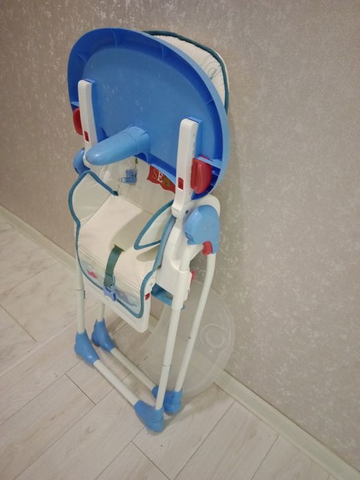 Детский стульчик для кормления