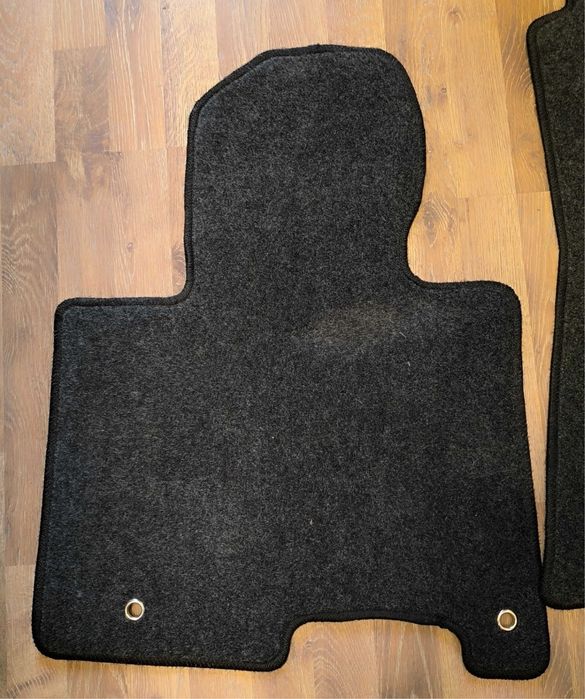 Продам коврики в HYUNDAI TUCSON