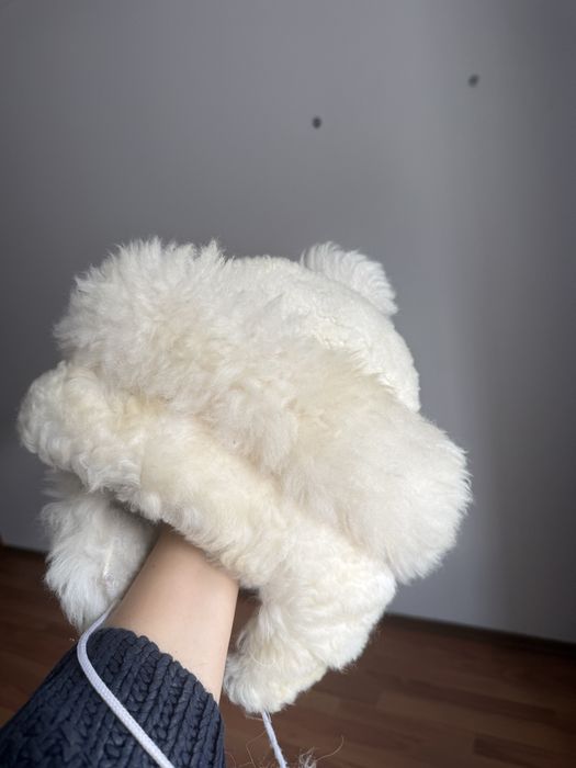 Caciula blana naturala alpaca