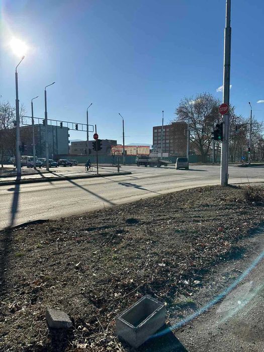 Заведение подходящо за баничарница скара или дюнер на главен булевард