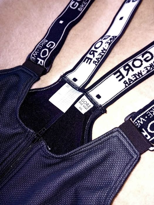 Pantalon din membrană stop wind.