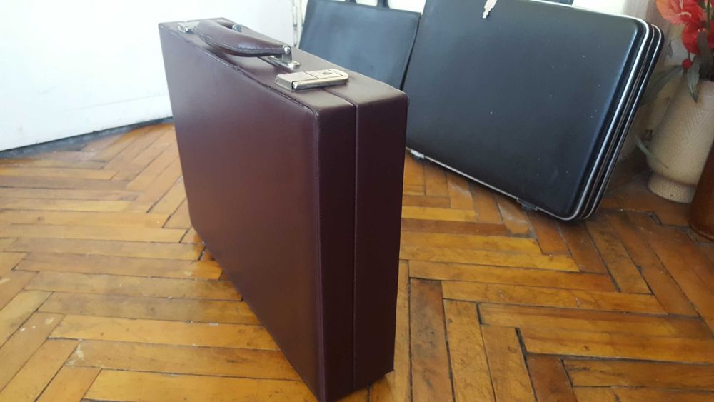 Ново кожено дипломатическо куфарче, чанта, куфар