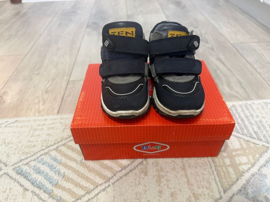 Продаю детские вещи