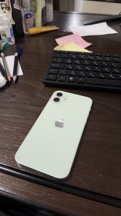 Продаю айфон (iphone 12)