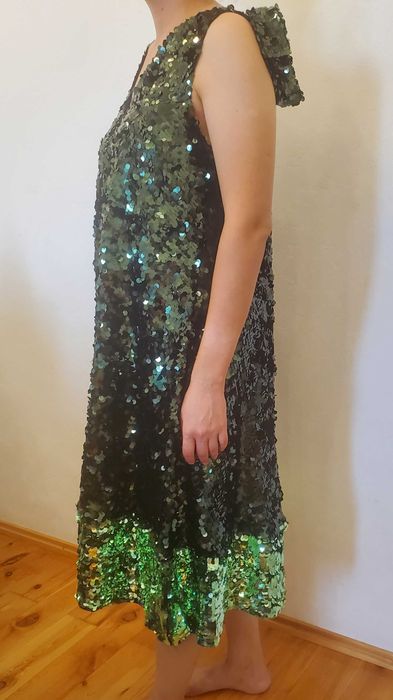 Новое платье с пайетками ZARA