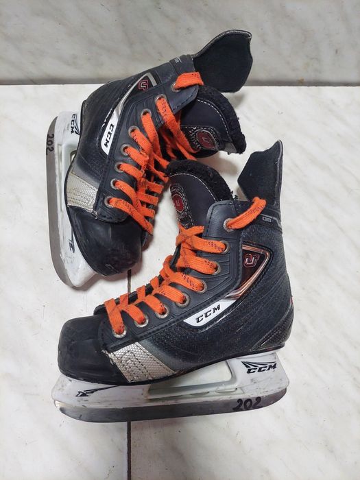 Patine 202 hochei hochey CCM U08 marime 30,5 (19,3  cm)
